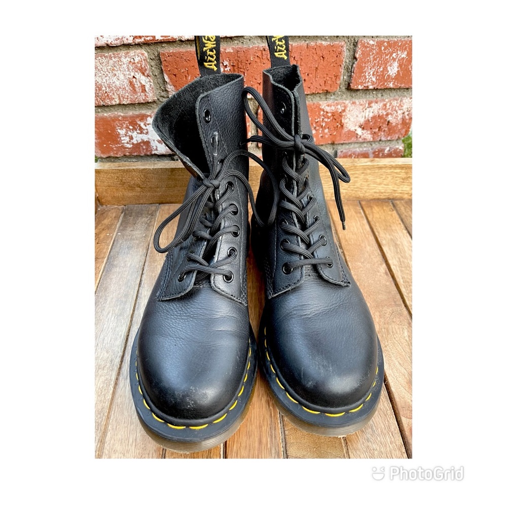 DOC MARTENS SIZE US 8 - 1460 WOMEN'S PASCAL VIRGINIA LEATHER BOOTS